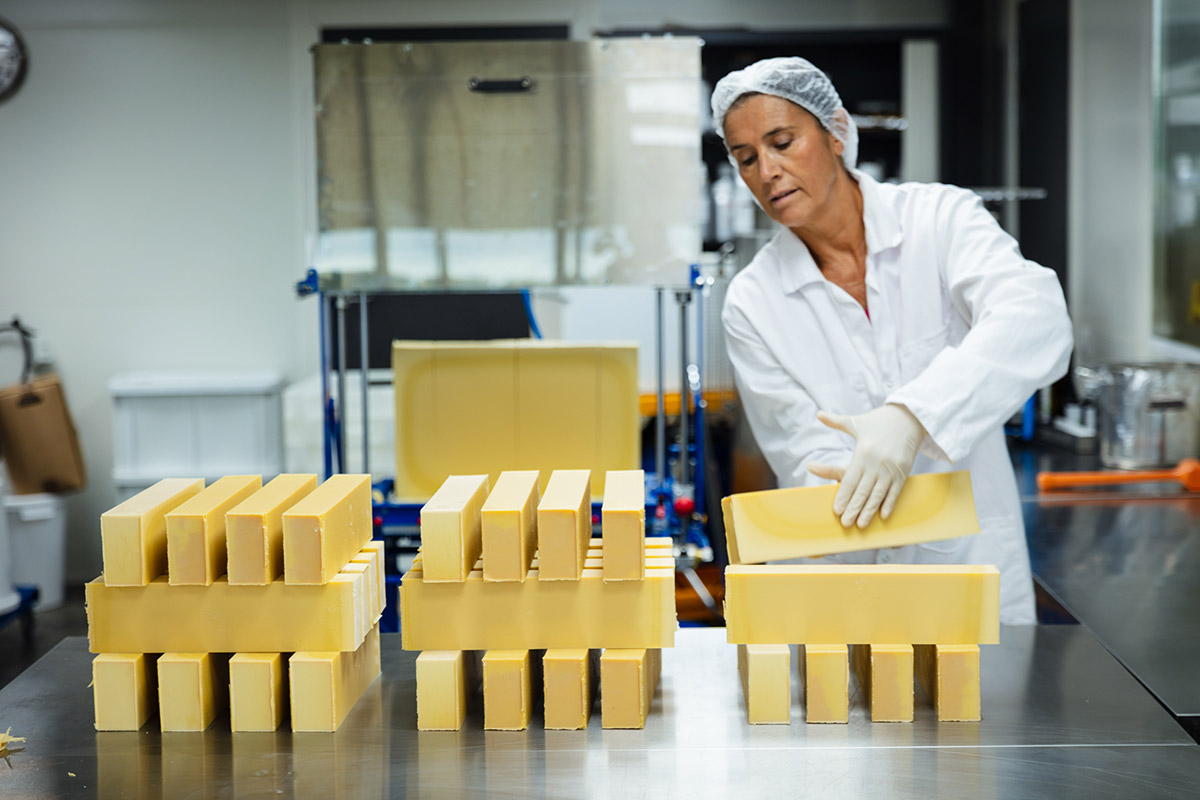 Savons bio artisanaux terminés et fabriqués par saponification à froid à la Ferme du Hitton